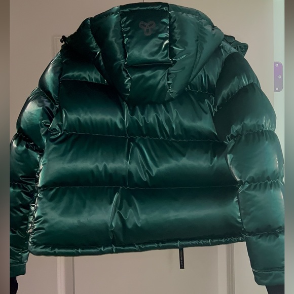 Aritzia Jackets & Blazers - The Super Puff Shorty In Liquid Pinehurst Green